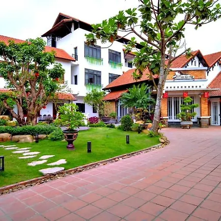 Golden Star Villa Hue-3